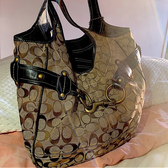 Coach purse - Picture 10 of 10